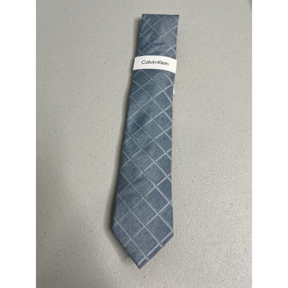 Calvin Klein Gray Plaid Pattern Silk Blend Slim Designer Tie NWT - Picture 3 of 7